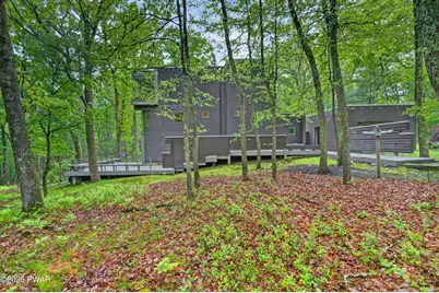 220 Kinsale Lane, Dingmans Ferry, PA 18328 - Photo 2
