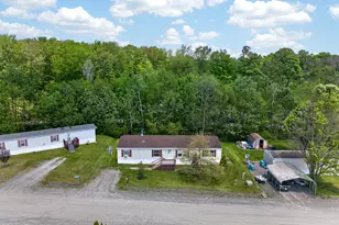 131 Hollister Dr, Moscow, PA 18444 - Photo 2