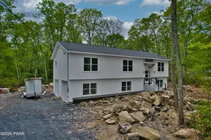 104 Blue Heron Ln, Milford, PA 18337 - Photo 2