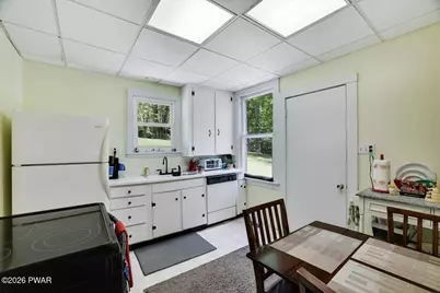 327 Garfield Avenue, Hawley, PA 18428 - Photo 18