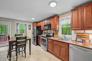 3902 Navaho Ln, Lake Ariel, PA 18436 - Photo 14