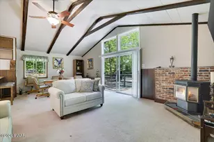 1004 Canoochee Ct, Lake Ariel, PA 18436 - Photo 4