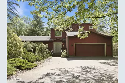 806 Lariat Court, Hawley, PA 18428 - Photo 2