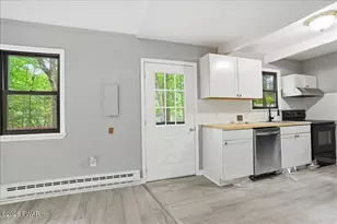 5926 Decker Rd, Bushkill, PA 18324 - Photo 2
