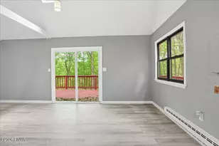 5926 Decker Rd, Bushkill, PA 18324 - Photo 10