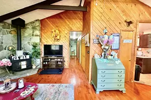 107 Fetlock Dr, Hawley, PA 18428 - Photo 2