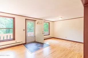 1051 Harmony Dr, Lake Ariel, PA 18436 - Photo 4
