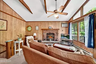 803 Buck Horn Ct, Hawley, PA 18428 - Photo 4