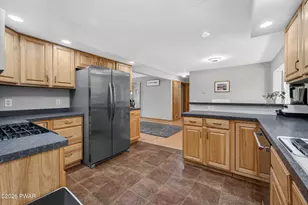 109 Red Rock Cir, Hawley, PA 18428 - Photo 16