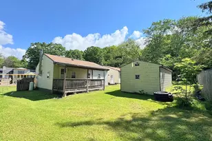 113 E Oak Ln, Greentown, PA 18426 - Photo 4