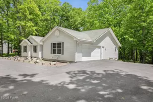 164 Rainbow Dr, Lackawaxen, PA 18435 - Photo 2