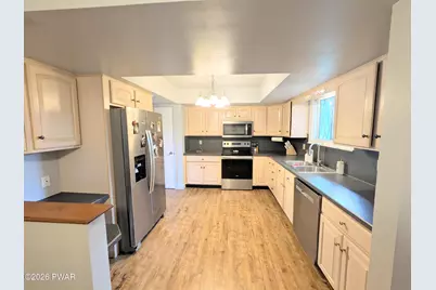 3 Bruno Drive #2nd Floor, Throop, PA 18512 - Photo 6