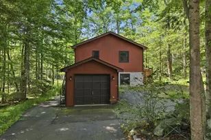 129 Underwood Ln, Lake Ariel, PA 18427 - Photo 2