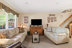 114 White Pines Dr, Greentown, PA 18426 - Photo 8
