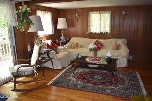 121 Mountain View Dr, Lords Valley, PA 18428 - Photo 4