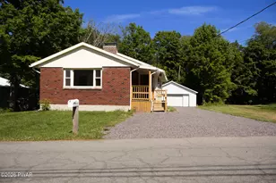 60 Center St, Covington Township, PA 18424 - Photo 2