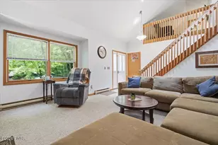 117 Franklin Dr, Hawley, PA 18428 - Photo 4