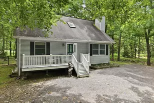 117 Franklin Dr, Hawley, PA 18428 - Photo 1