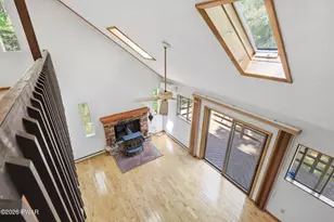 101 Hemlock Point Ct, Hawley, PA 18428 - Photo 6