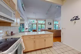 201 Broadmoor Dr, Lords Valley, PA 18428 - Photo 8