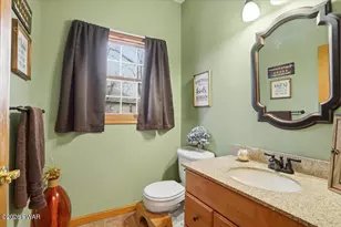 111 Highland Ln, Hawley, PA 18428 - Photo 36