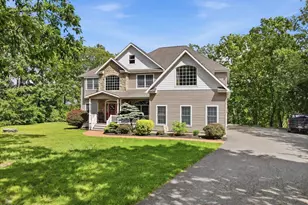 111 Highland Ln, Hawley, PA 18428 - Photo 2