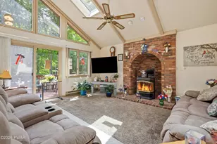 110 Cottontail Ct, Lackawaxen, PA 18435 - Photo 2