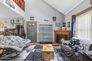 111 Grasshopper Ln, Greentown, PA 18426 - Photo 8