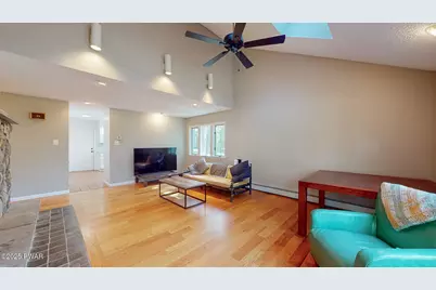 128 Shawnee Drive, Milford, PA 18337 - Photo 10