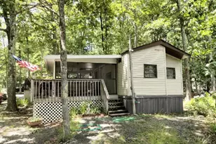 101 Livingston Ln, Milford, PA 18337 - Photo 2