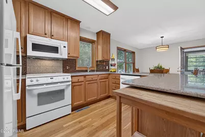 152 N Lake Shore Drive, Dingmans Ferry, PA 18328 - Photo 14