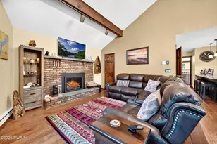 146 Yacht Club Dr, Greentown, PA 18426 - Photo 4