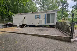 134 & 136 Wappinger Ln, Shohola, PA 18458 - Photo 16