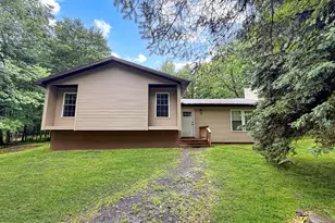 182 Southwynd Dr, Milford, PA 18337 - Photo 1