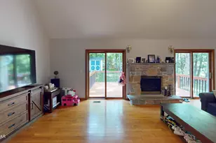 159 Segatti Cir, Bushkill, PA 18324 - Photo 4