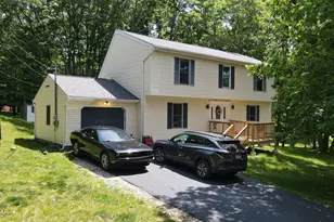 159 Segatti Cir, Bushkill, PA 18324 - Photo 1