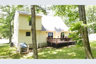159 Segatti Circle, Bushkill, PA 18324 - Photo 2