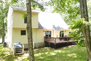 159 Segatti Cir, Bushkill, PA 18324 - Photo 2