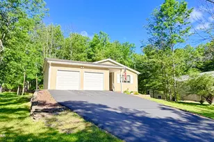 1020 Arrowhead Ct, Lake Ariel, PA 18436 - Photo 1