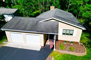 1020 Arrowhead Ct, Lake Ariel, PA 18436 - Photo 2