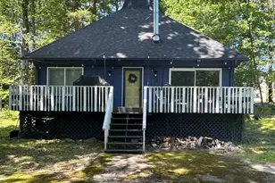 355 Lakeview Dr W, Lake Ariel, PA 18436 - Photo 1