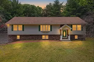 18 Holiday Dr, Hawley, PA 18428 - Photo 1