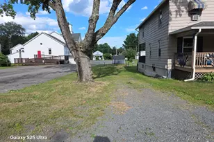 142 Center St, Waymart, PA 18472 - Photo 2