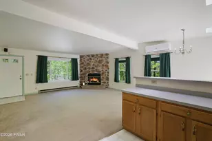 140 Whippoorwill Dr, Bushkill, PA 18324 - Photo 4