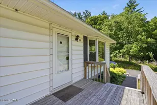 1044 Bartonsville Woods Rd, Stroudsburg, PA 18360 - Photo 38