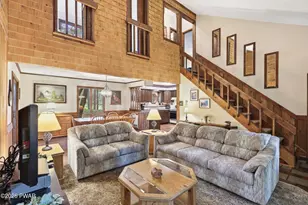 1004 Woodstone Rd, Newfoundland, PA 18445 - Photo 10