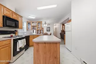 143 Chivers Rd, Lake Ariel, PA 18436 - Photo 6