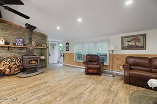 110 E Shore Dr, Hawley, PA 18428 - Photo 10