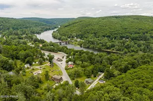 696 Pennsylvania 590, Lackawaxen, PA 18435 - Photo 30