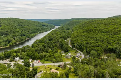 696 Pennsylvania 590, Lackawaxen, PA 18435 - Photo 32